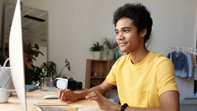 teen-boy-online-learning-800x450px